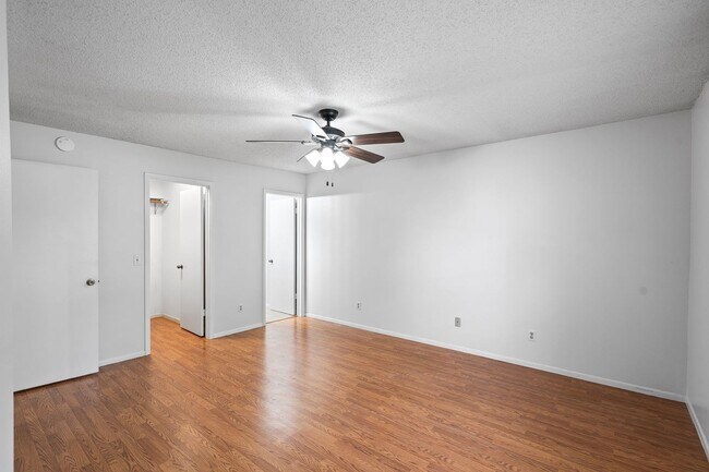 Building Photo - 2/2 Condo With Screened Patio in Conway area