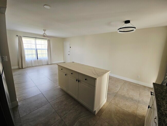 Building Photo - 5894 Longbow Ln