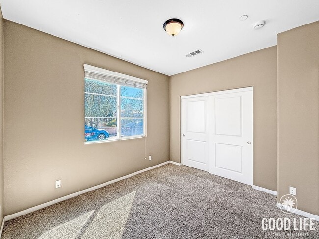 Building Photo - Stunning 4B/3BA house in San Elijo Hills!