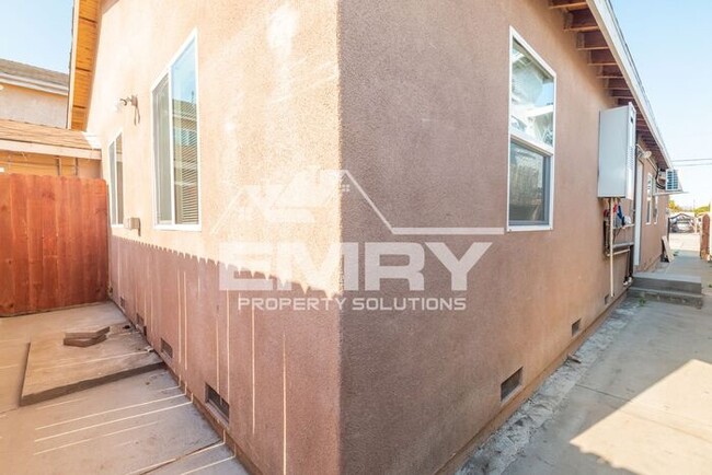 Building Photo - Beautiful 2 Bed Apartment in Huntington Pa...