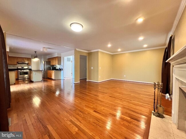 Building Photo - 8596 Trail View Dr