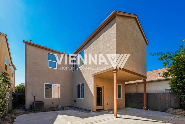 Building Photo - 3217 Village Center Dr