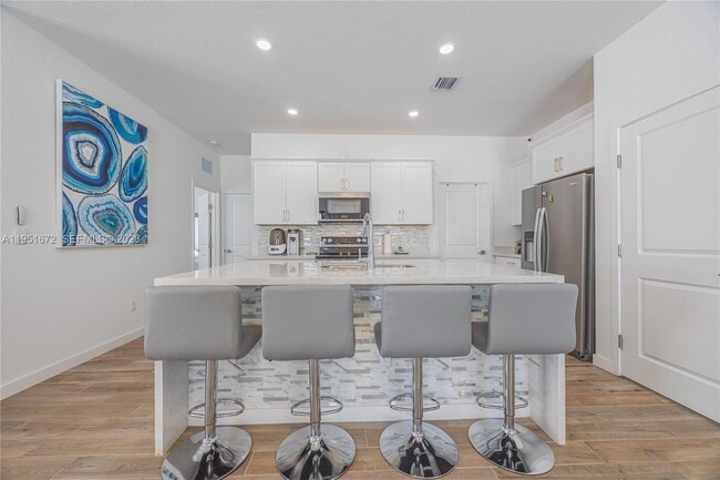 Building Photo - 7126 Rockwood Rd