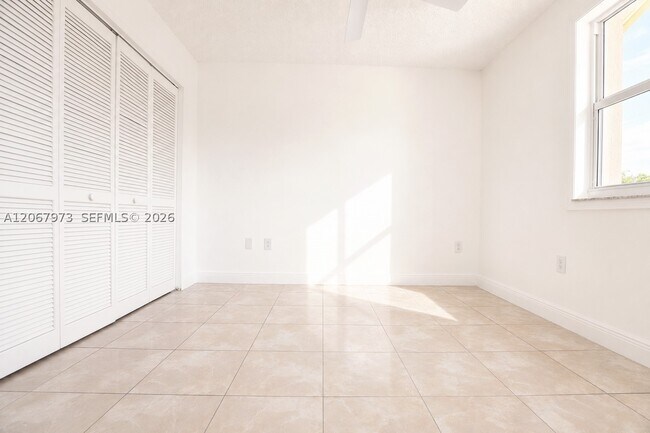Building Photo - 15428 SW 50th Terrace