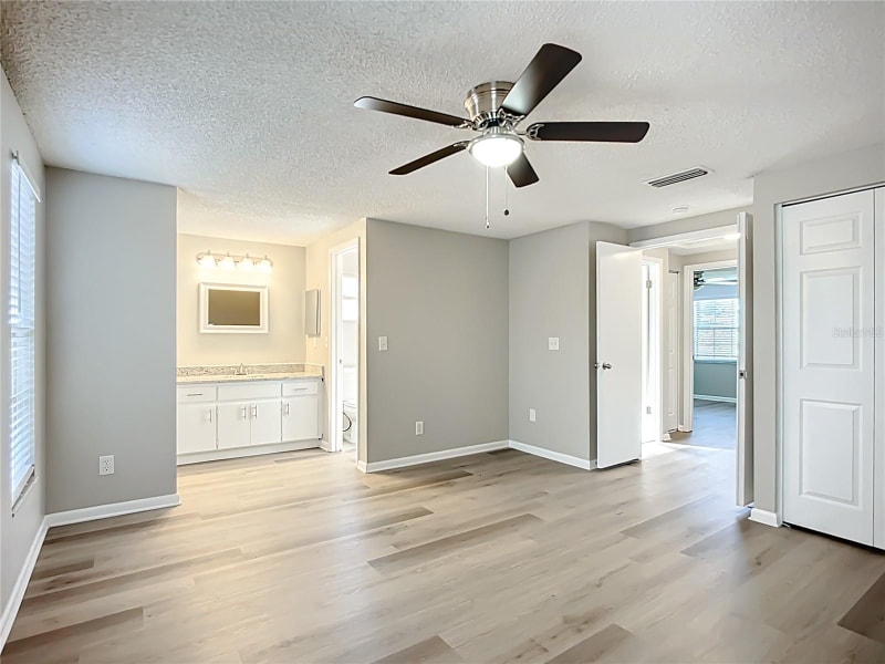 Building Photo - 632 Ephrata Dr