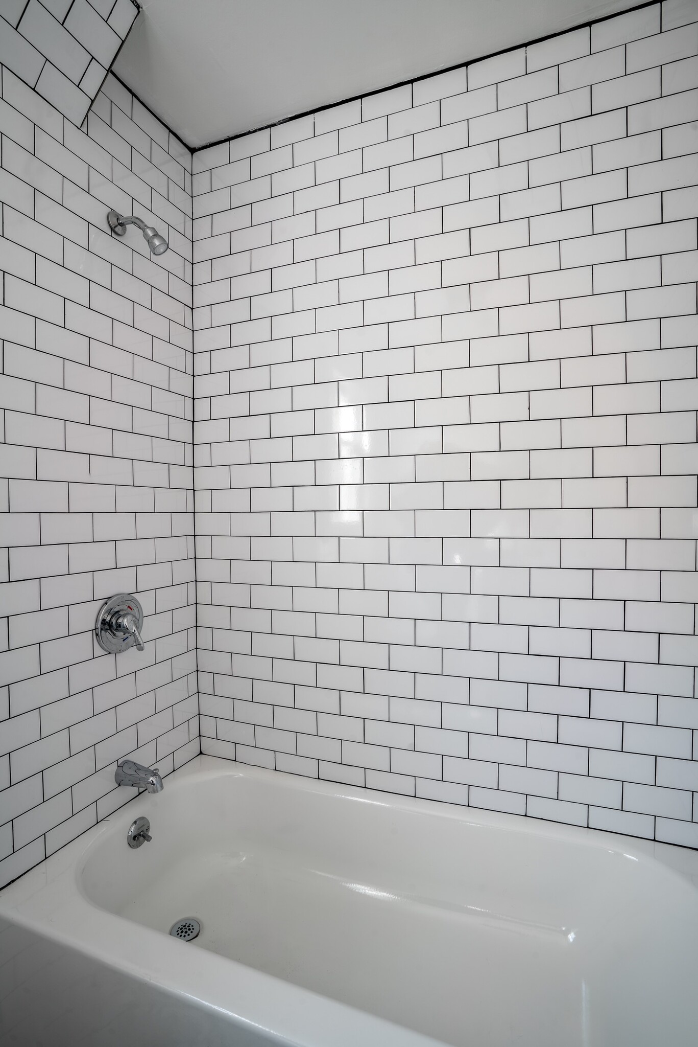 Bath - 83 Sheridan St