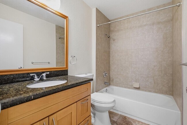 Building Photo - 1286 Crestpoint Dr