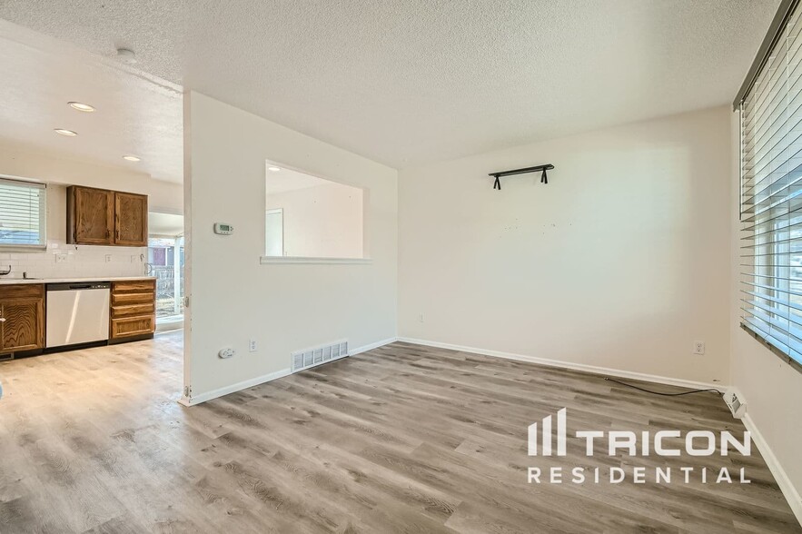 Building Photo - 348 S 29th Ave