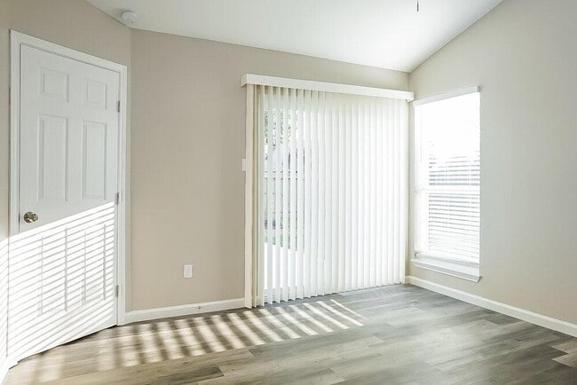 Building Photo - 10842 Riana Dr