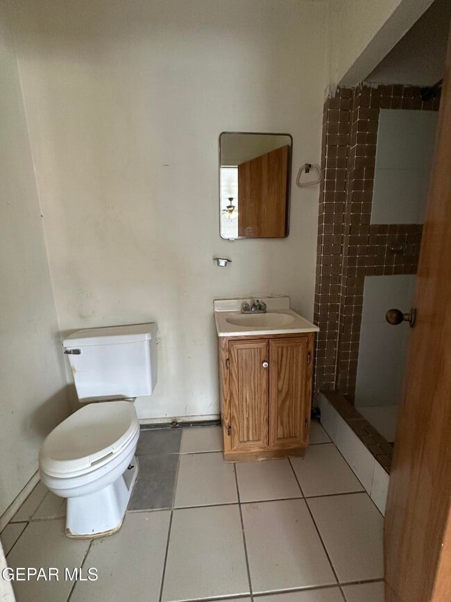 Building Photo - 10008 Nesbit Ave