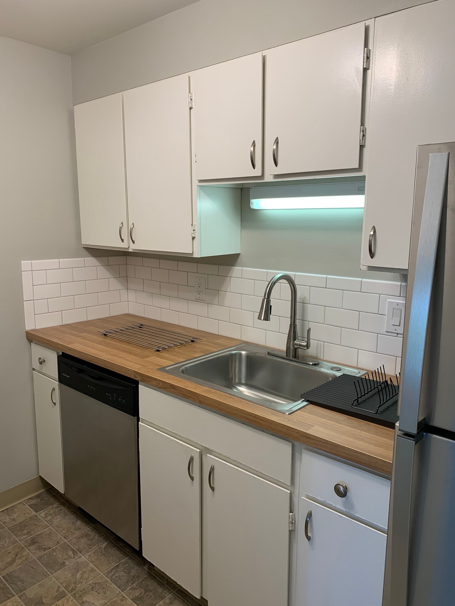 Building Photo - 400 Taylor Ave NW