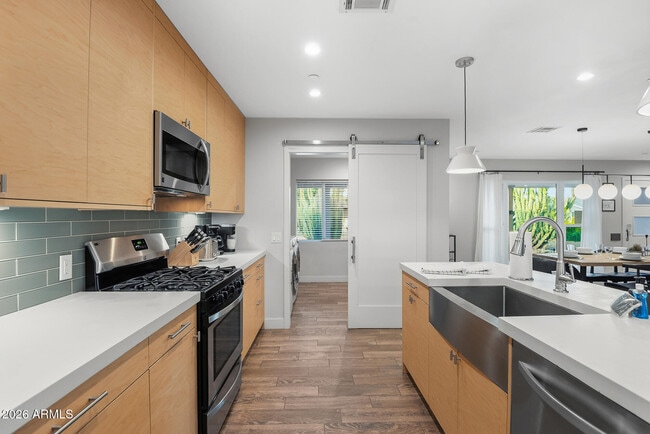 Building Photo - 7243 E Virginia Ave