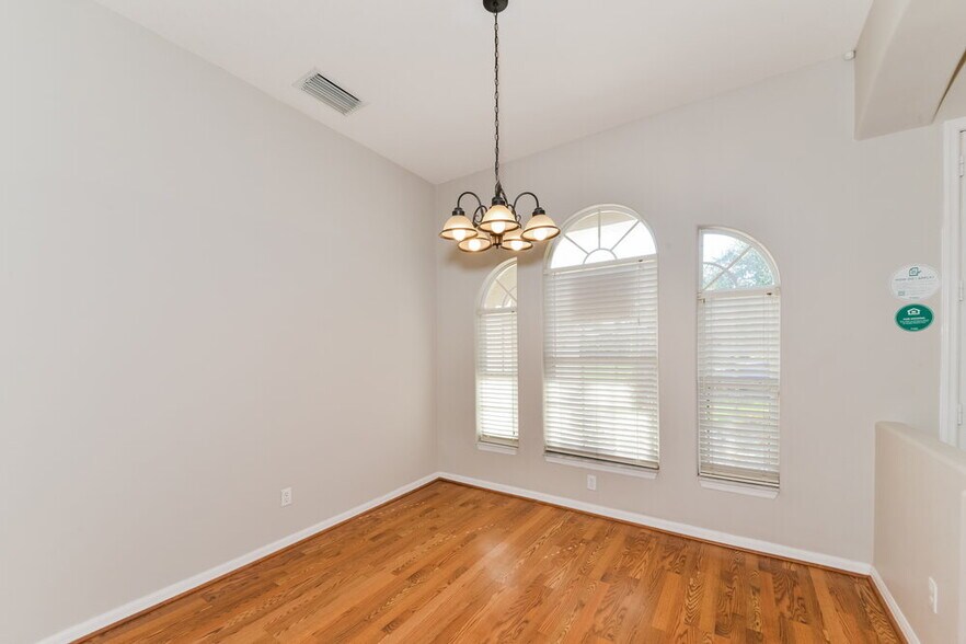 Building Photo - 6282 Rock Creek Cir