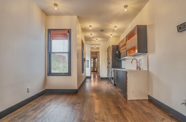 Building Photo - 43 Thorne St