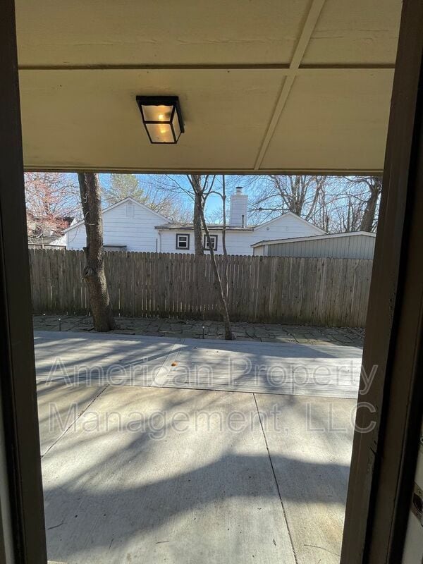 Building Photo - 5512 Columbia Ct