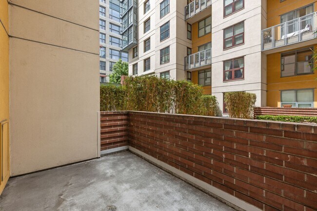 Building Photo - Metrome - Ground floor with patio - 1 bedr...