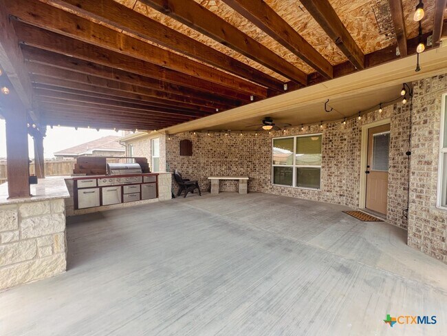Building Photo - 700 Cosper Creek Dr