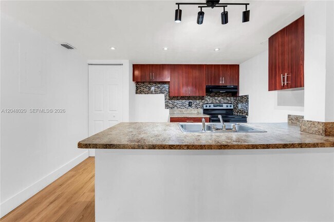 Building Photo - 5653 Blueberry Ct