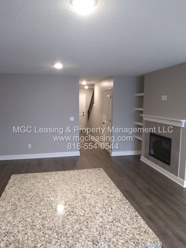 Building Photo - Beautiful Serrano Townhome with Walk-out Basement