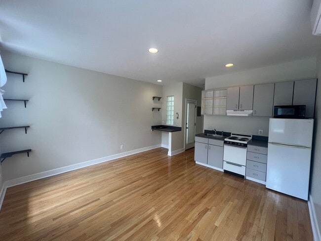 Building Photo - 459 M St NW