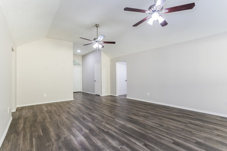 Building Photo - 3352 Jessica Ct