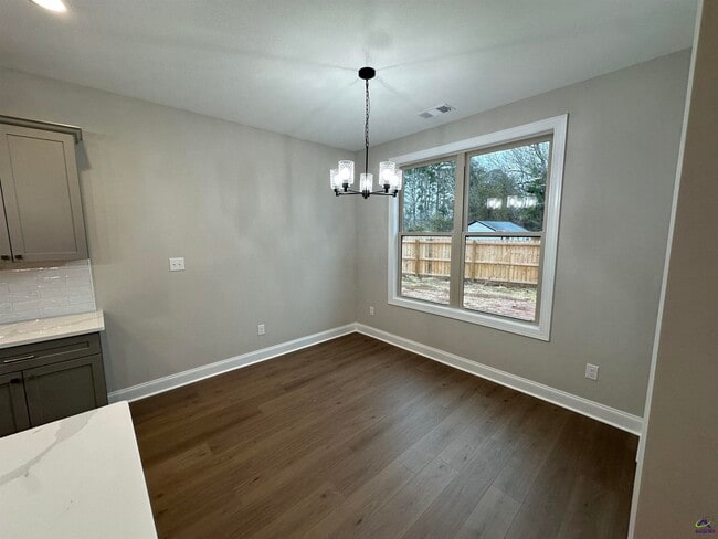 Building Photo - 110 Mayberry Ln