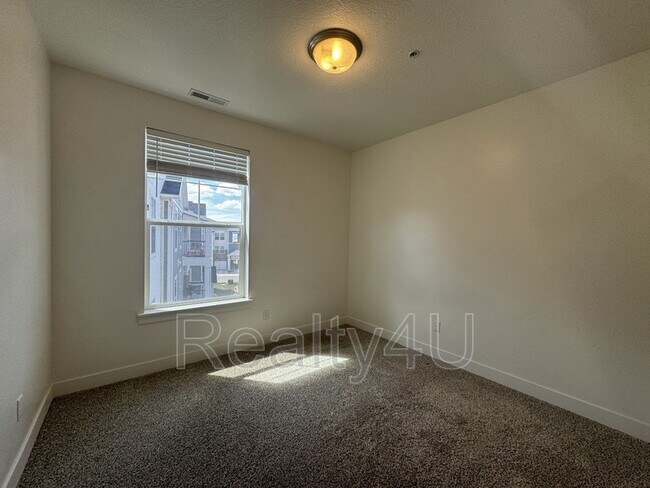 Building Photo - 511 N 310 W