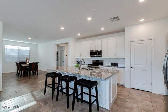 Building Photo - 9419 W Willow Bend Ln