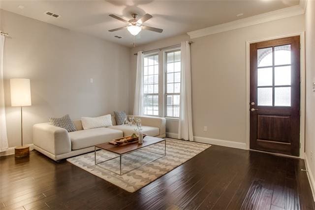 Building Photo - 612 Club Dr