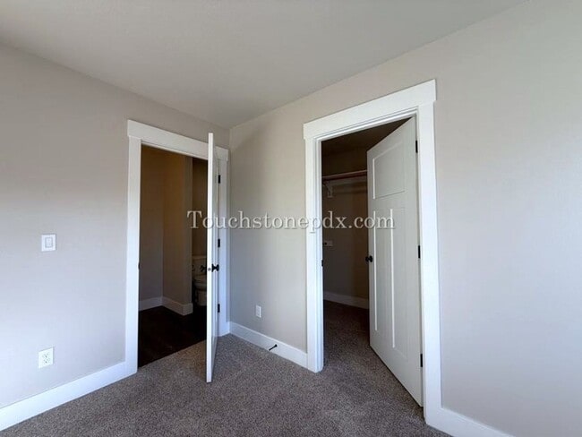 Building Photo - Modern Open Concept 3 Bedroom Home with Balcony and Attached Garage