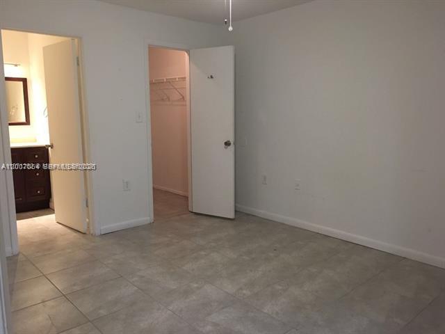 Building Photo - 10581 SW 155th Ct