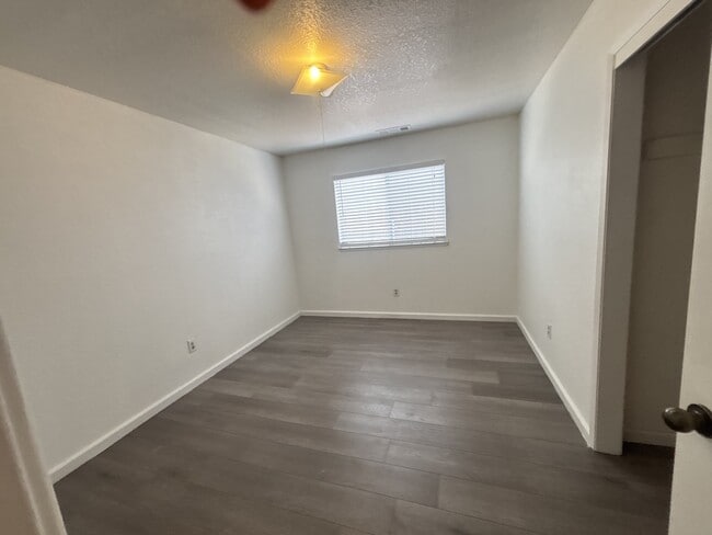 Building Photo - 5208 Maximillian Dr