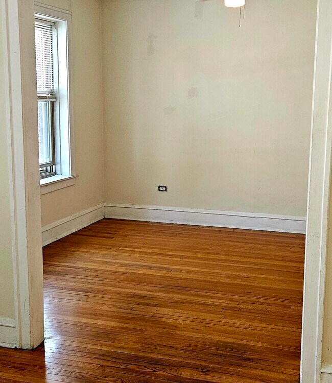 Building Photo - 2454 N Kilpatrick Ave