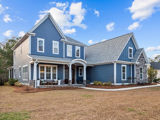 Building Photo - Luxury Home in gated Hampstead Community