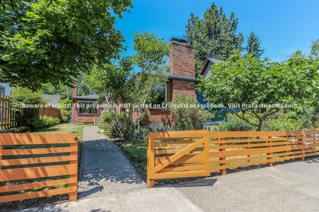 Building Photo - 5903 NE 30th Ave