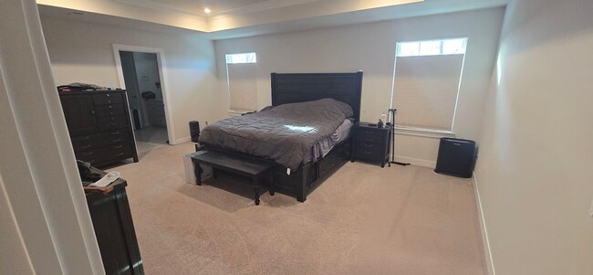 Building Photo - Spacious & Modern Home w/ 4 Bed, 4.5 bath in Manassas, Close to I-66, Includes Lawn & Other Services