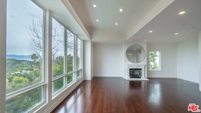 Building Photo - 14445 Mulholland Dr