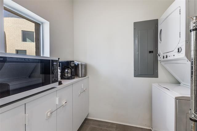 Building Photo - 308 Blackland Ct