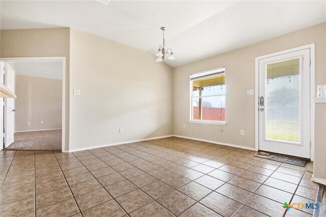 Building Photo - 200 Memory Ln