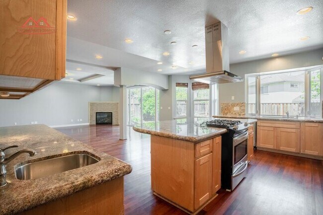 Building Photo - 6497 Hirabayashi Dr