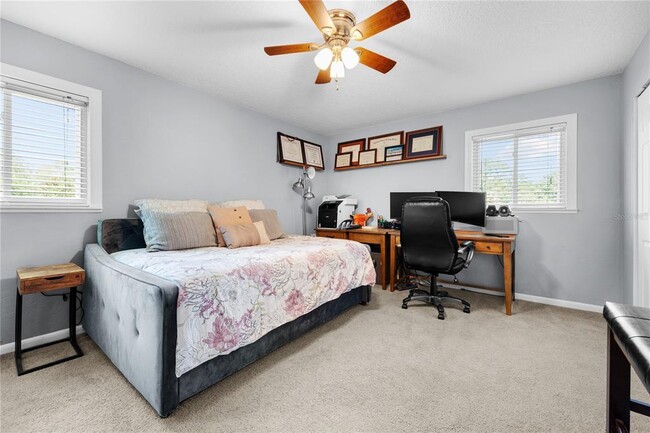 Building Photo - 2026 NW 19th Ln