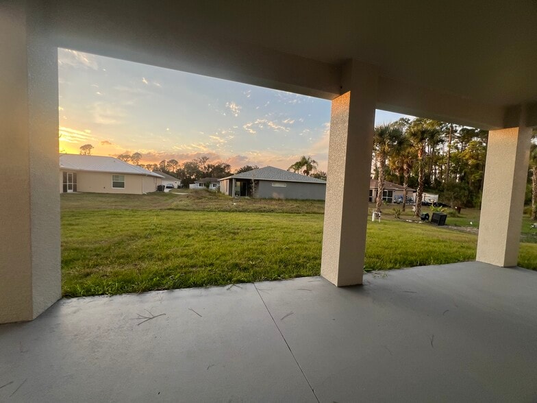 Building Photo - 4327 Kinlock St