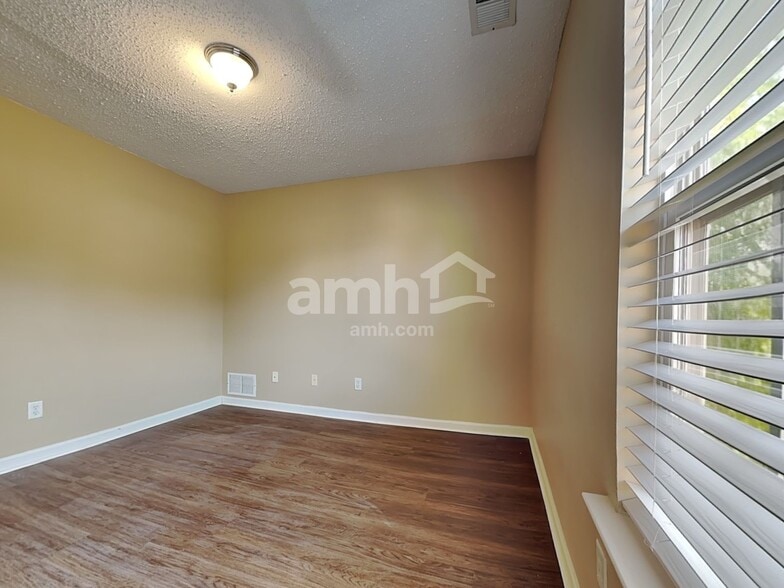 Building Photo - 11594 Milton Meadows Dr