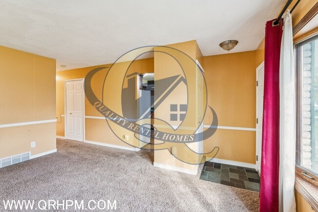 Building Photo - Spacious Ranch with Over 2,200 Finished Sq...