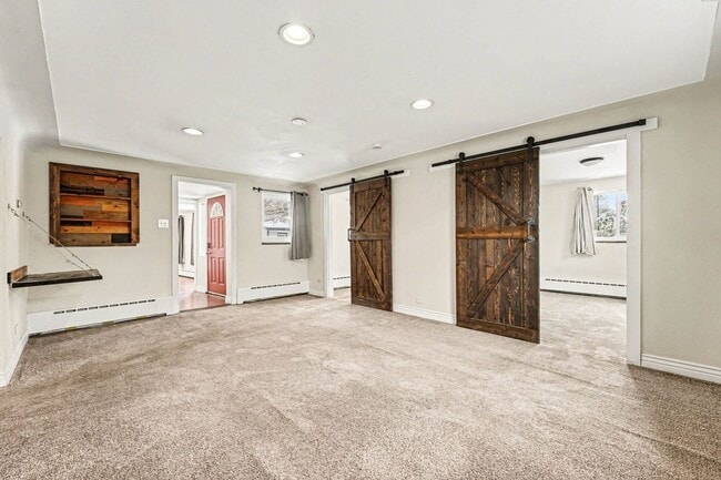 Building Photo - Charming 3-Bedroom Home with Garage & Fenced Yard – Great Location
