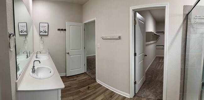 Building Photo - 109 Osier Pass