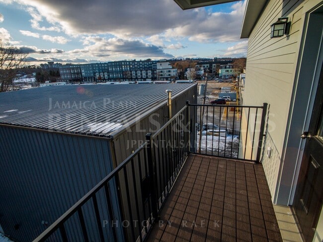 Building Photo - 76 Stonley Rd