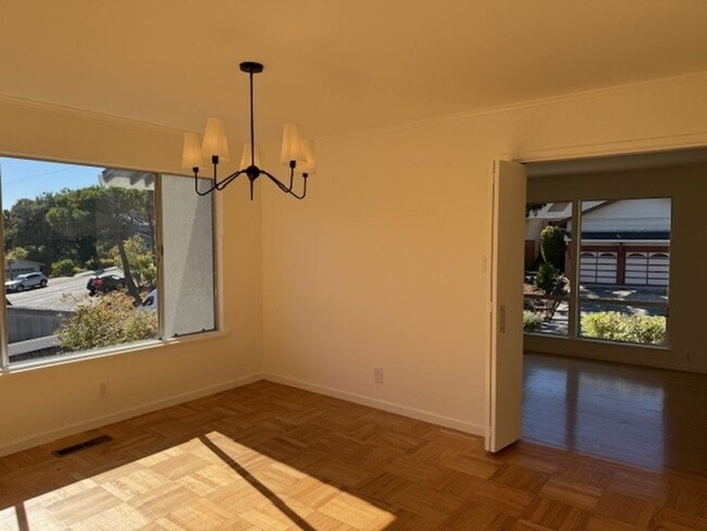 Building Photo - Beautiful home in Laurel Wood