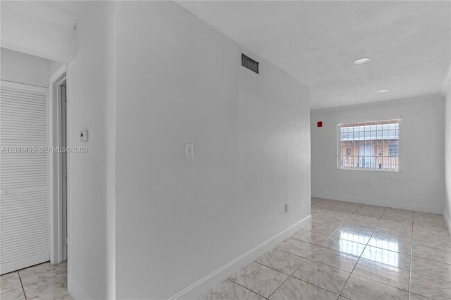 Building Photo - 3800 SW 102nd Ave