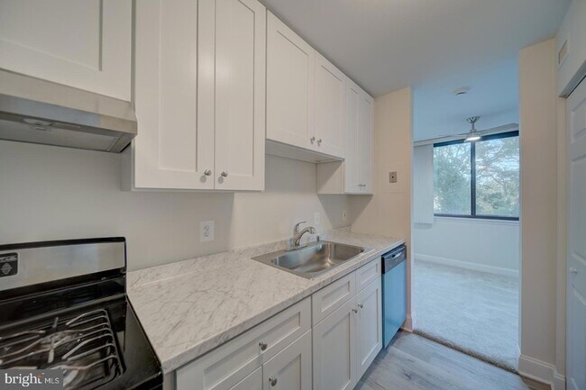 Primary Photo - 515 N Armistead St